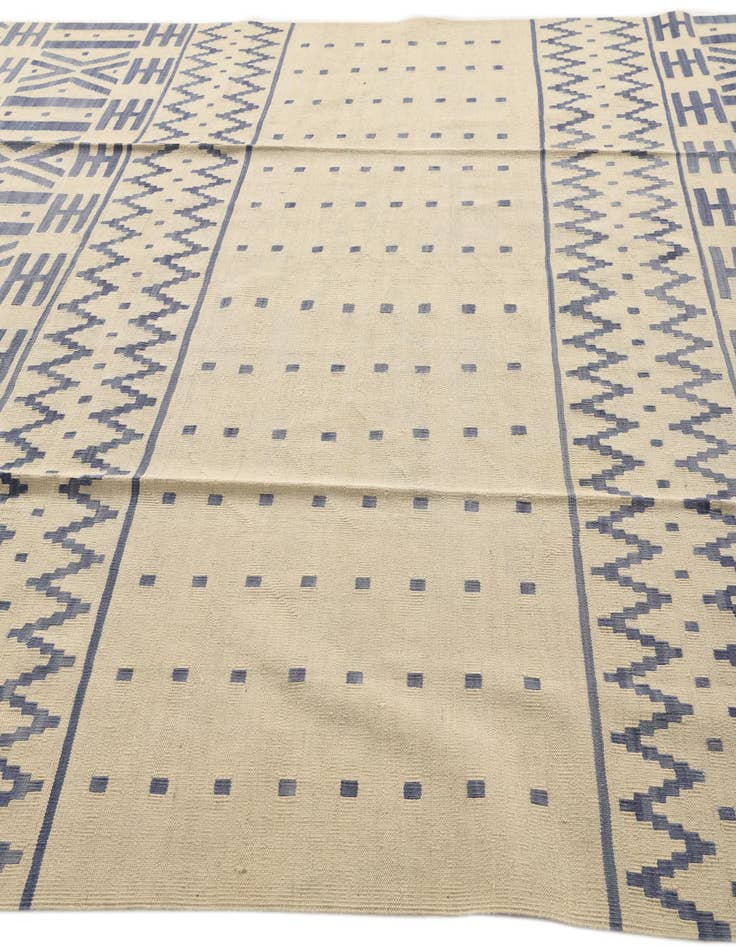 Detail image of 8' 6 x 9' 6  Hand Woven Kilim Modern Wool Rug