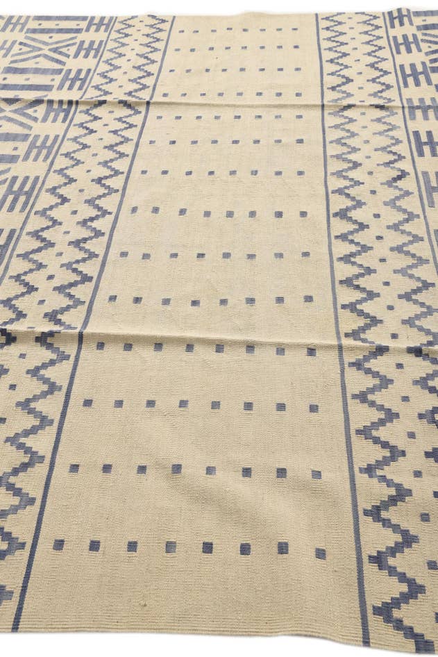 Detail image of 8' 6 x 9' 6 Hand Woven Kilim Modern Wool Rug