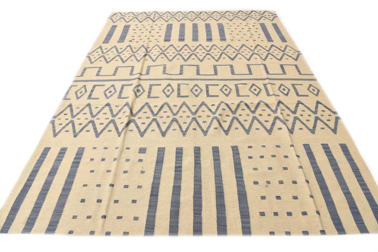 Detail image of 7' 1 x 9' 9 Hand Woven Kilim Modern Wool Rug
