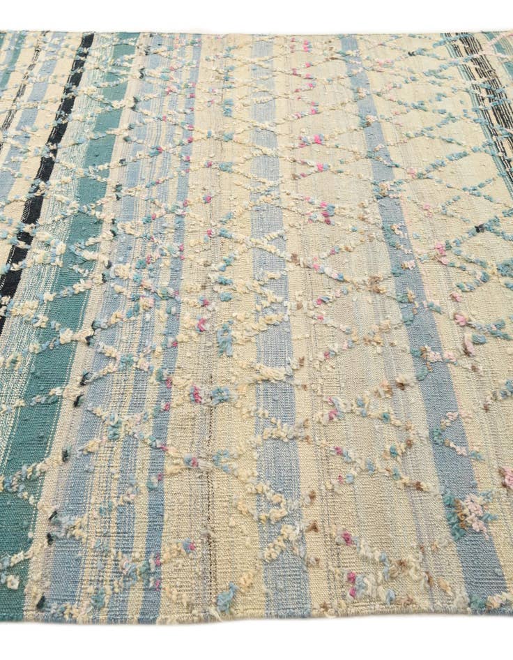 Detail image of 6' 6 x 10'  Hand Woven Kilim Modern Wool Rug