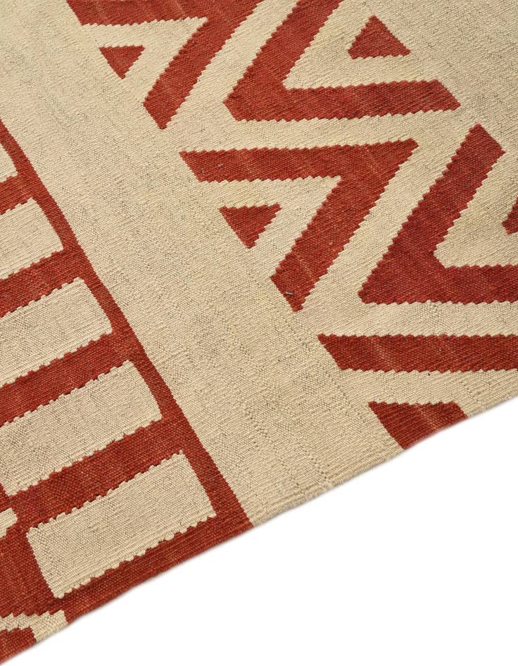 Detail image of 5' 6 x 9' 7  Hand Woven Kilim Modern Wool Rug