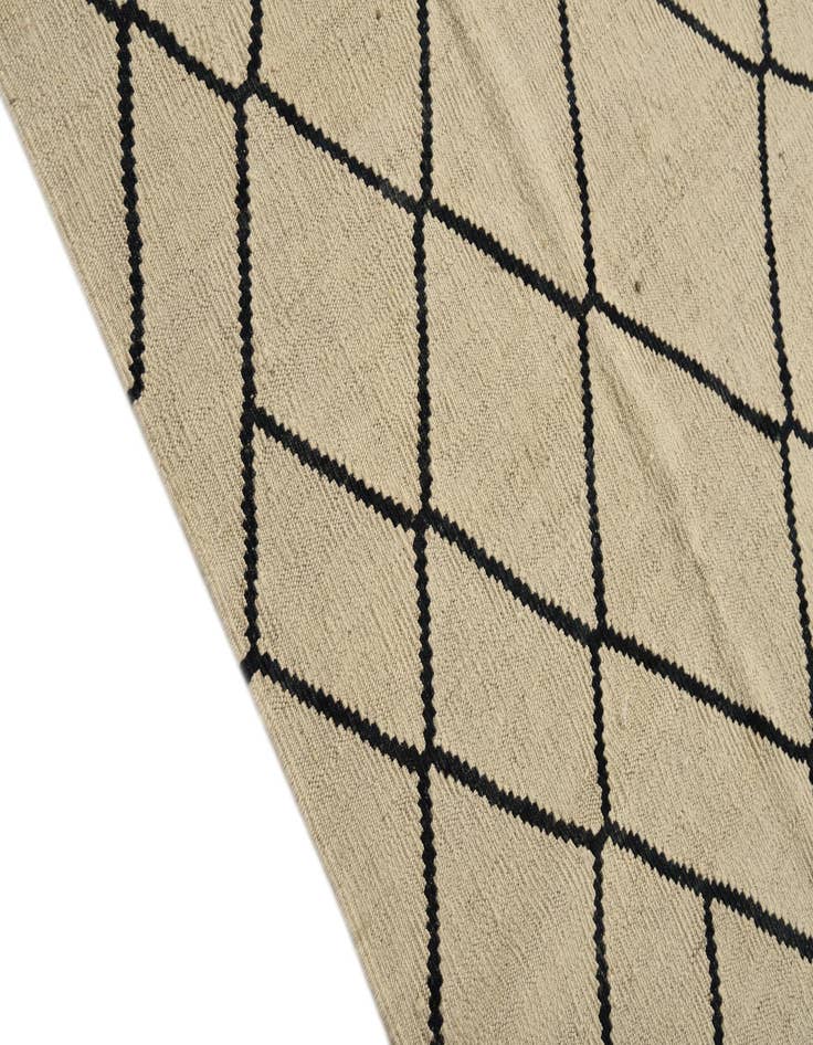 Detail image of 6' 2 x 7' 4  Hand Woven Kilim Modern Wool Rug