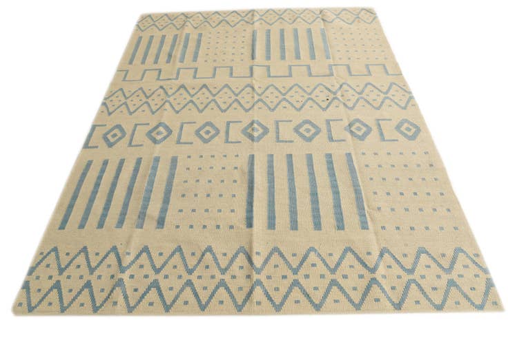 Detail image of 5' 9 x 7' 8 Hand Woven Kilim Modern Wool Rug