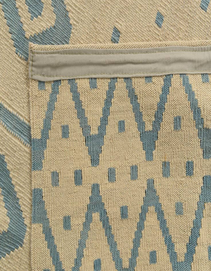 Detail image of 5' 9 x 7' 8  Hand Woven Kilim Modern Wool Rug