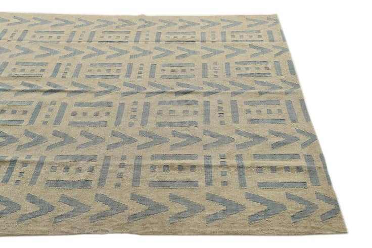 Detail image of 5' 4 x 6' 7 Hand Woven Kilim Modern Wool Rug