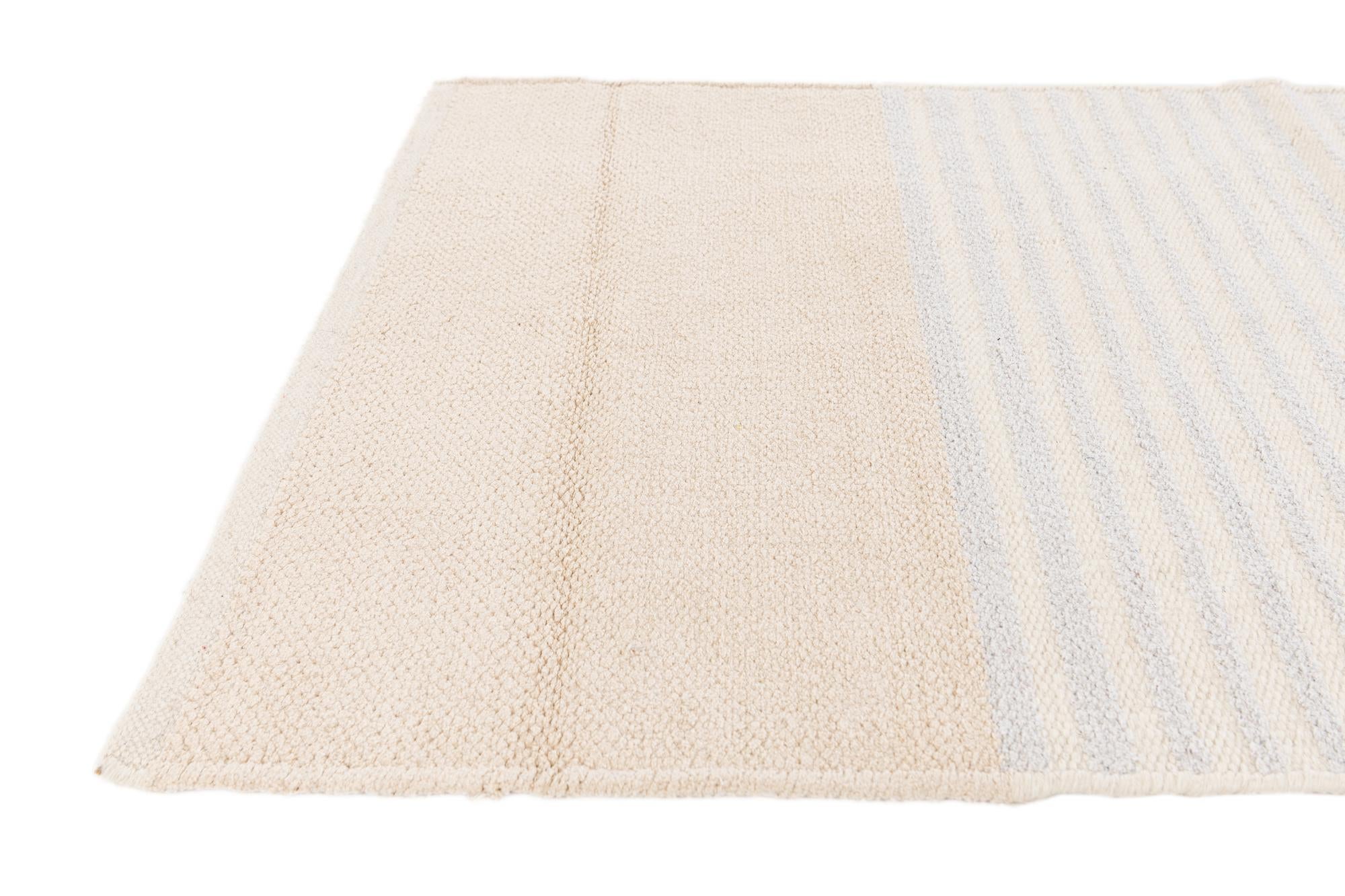 2' 7 x 5' 1 Hand Knotted Kilim Wool Rug