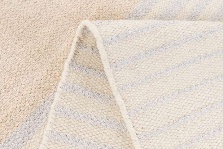 2' 7 x 5' 1 Hand Knotted Kilim Wool Rug