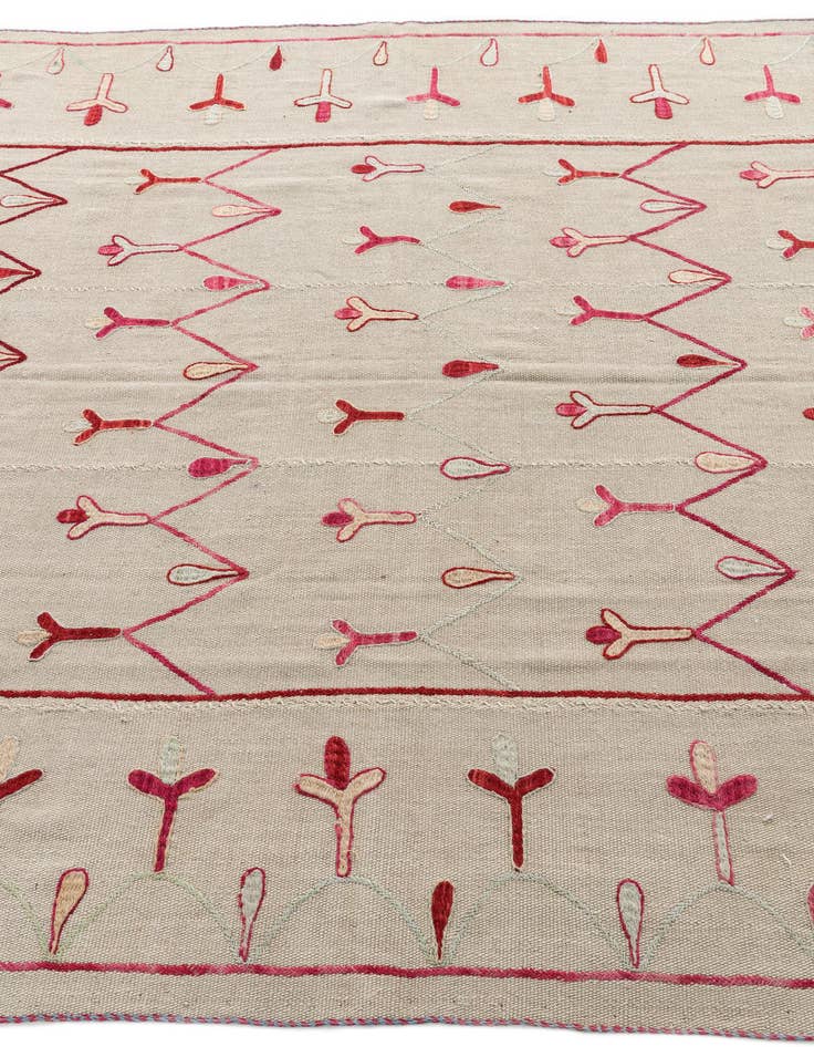 Detail image of 6' x 7' 6  Hand Woven Kilim Suzani Wool Rug