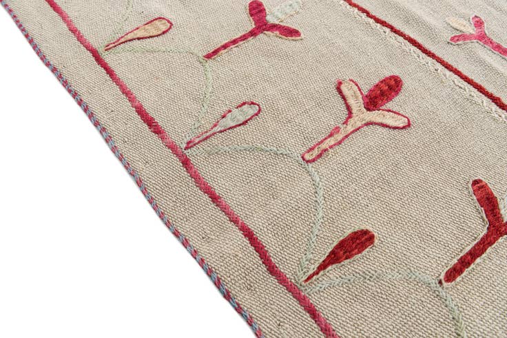 Detail image of 6' x 7' 6 Hand Woven Kilim Suzani Wool Rug
