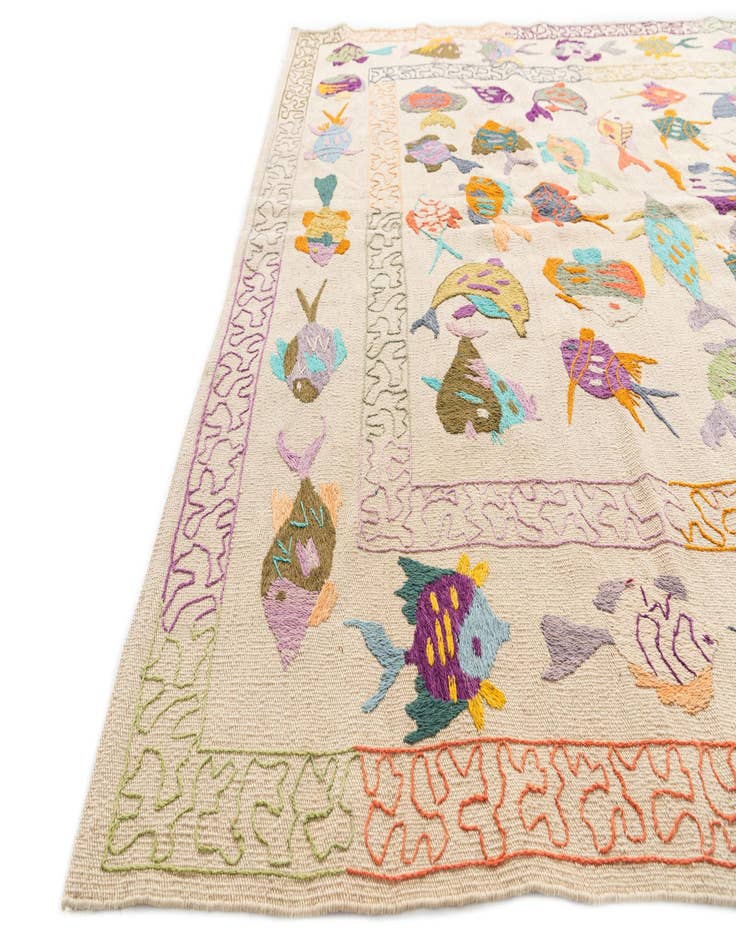 Detail image of 5' 6 x 7' 8 Hand Woven Kilim Suzani Wool Rug