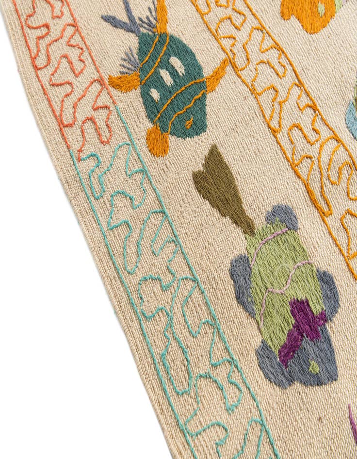 Detail image of 5' 6 x 7' 8 Hand Woven Kilim Suzani Wool Rug