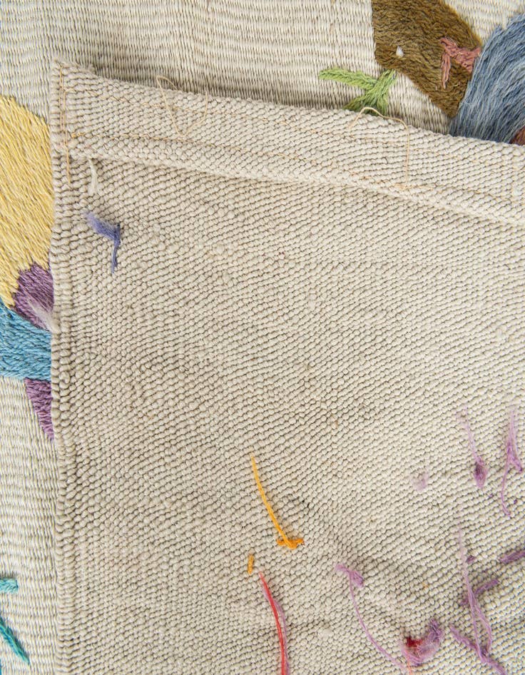 Detail image of 5' 7 x 8'  Hand Woven Kilim Suzani Wool Rug