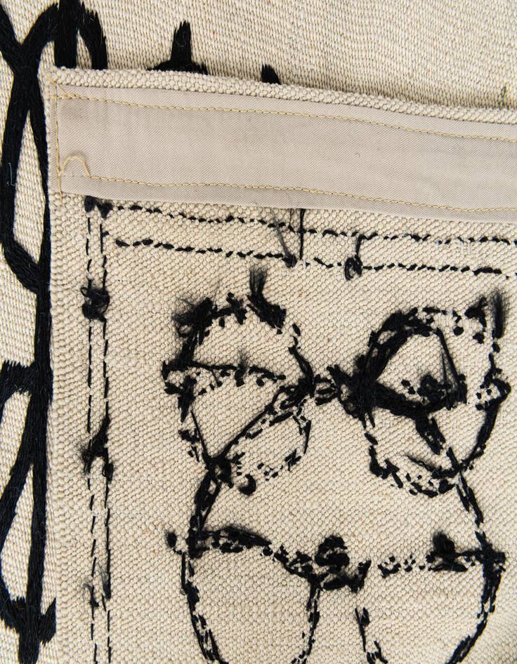 Detail image of 6' 4 x 9' 3  Hand Woven Kilim Suzani Wool Rug