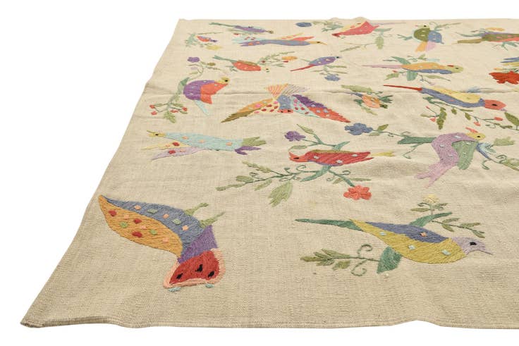 Detail image of 6' 5 x 9' Hand Woven Kilim Suzani Wool Rug