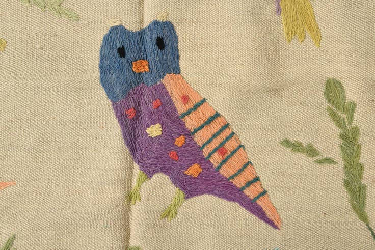 Detail image of 6' 5 x 9' Hand Woven Kilim Suzani Wool Rug