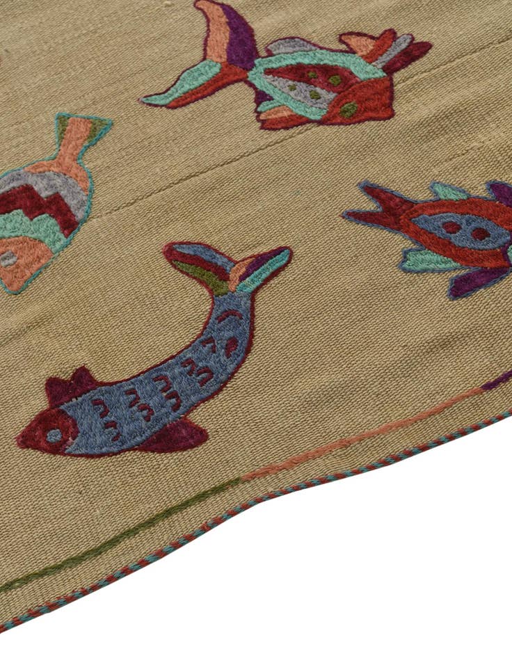 Detail image of 4' 7 x 7' Hand Woven Kilim Suzani Wool Rug