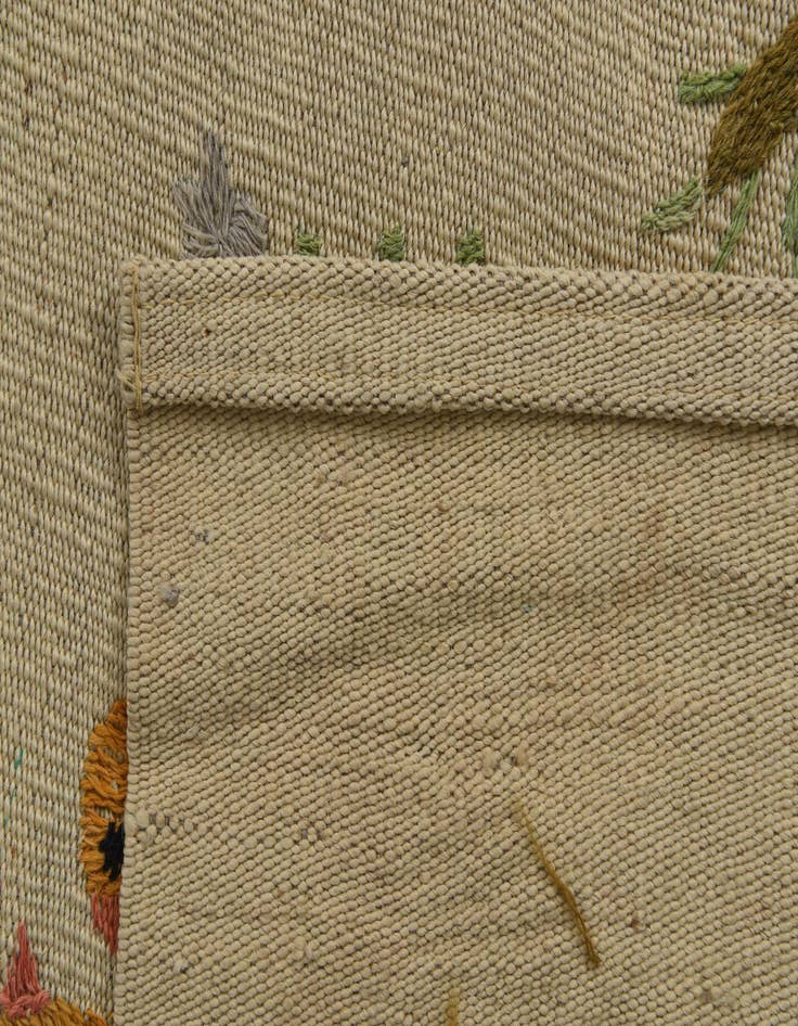 Detail image of 4' 2 x 5' 6  Hand Woven Kilim Suzani Wool Rug