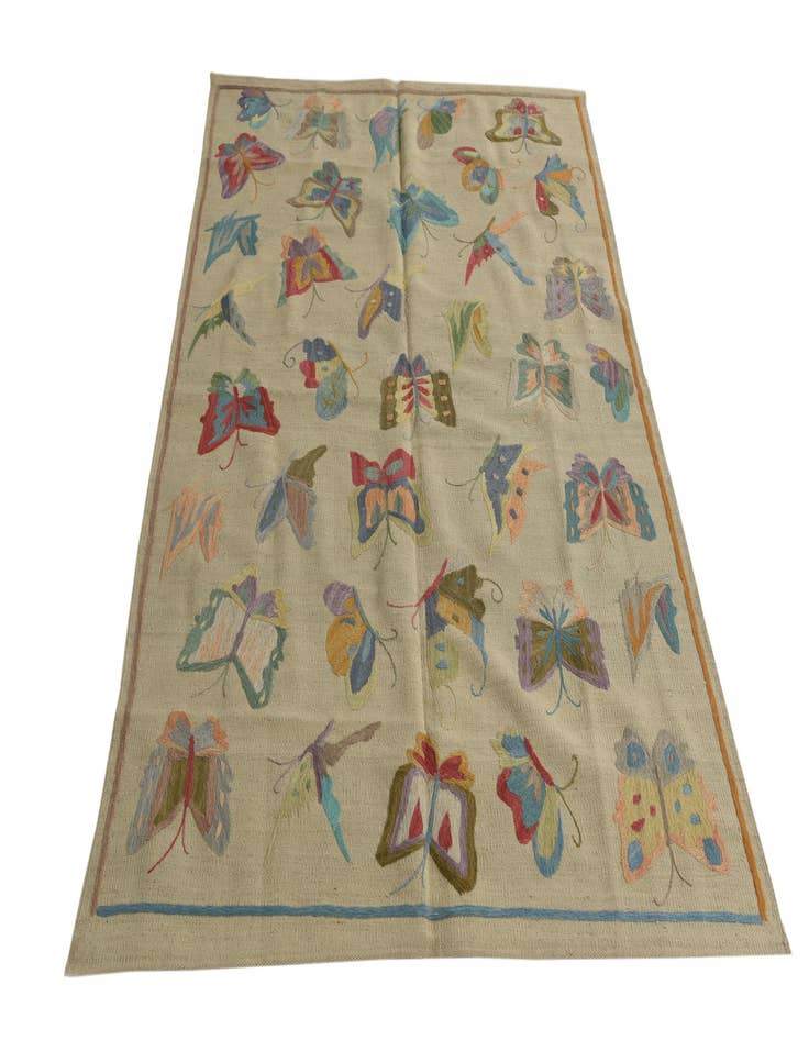 Detail image of 4' 1 x 5' 10  Hand Woven Kilim Suzani Wool Rug