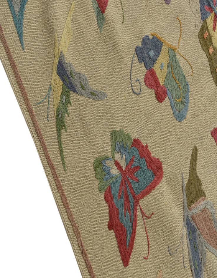 Detail image of 4' 1 x 5' 10  Hand Woven Kilim Suzani Wool Rug