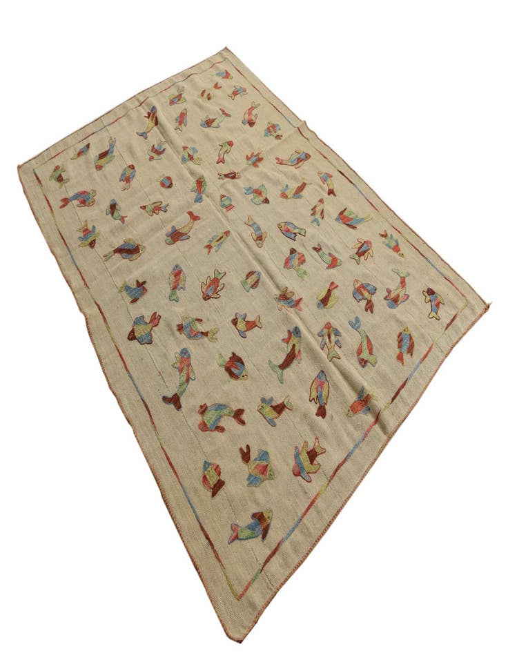 Detail image of 4' 10 x 6' 6  Hand Woven Kilim Suzani Wool Rug