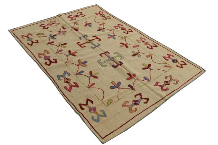 Detail image of 4' x 5' 8 Hand Woven Kilim Suzani Wool Rug