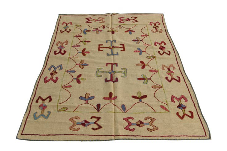 Detail image of 4' x 5' 8 Hand Woven Kilim Suzani Wool Rug
