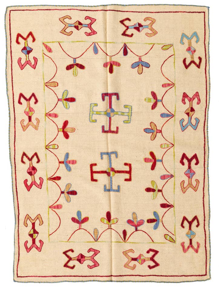 Detail image of 4' x 5' 8 Hand Woven Kilim Suzani Wool Rug