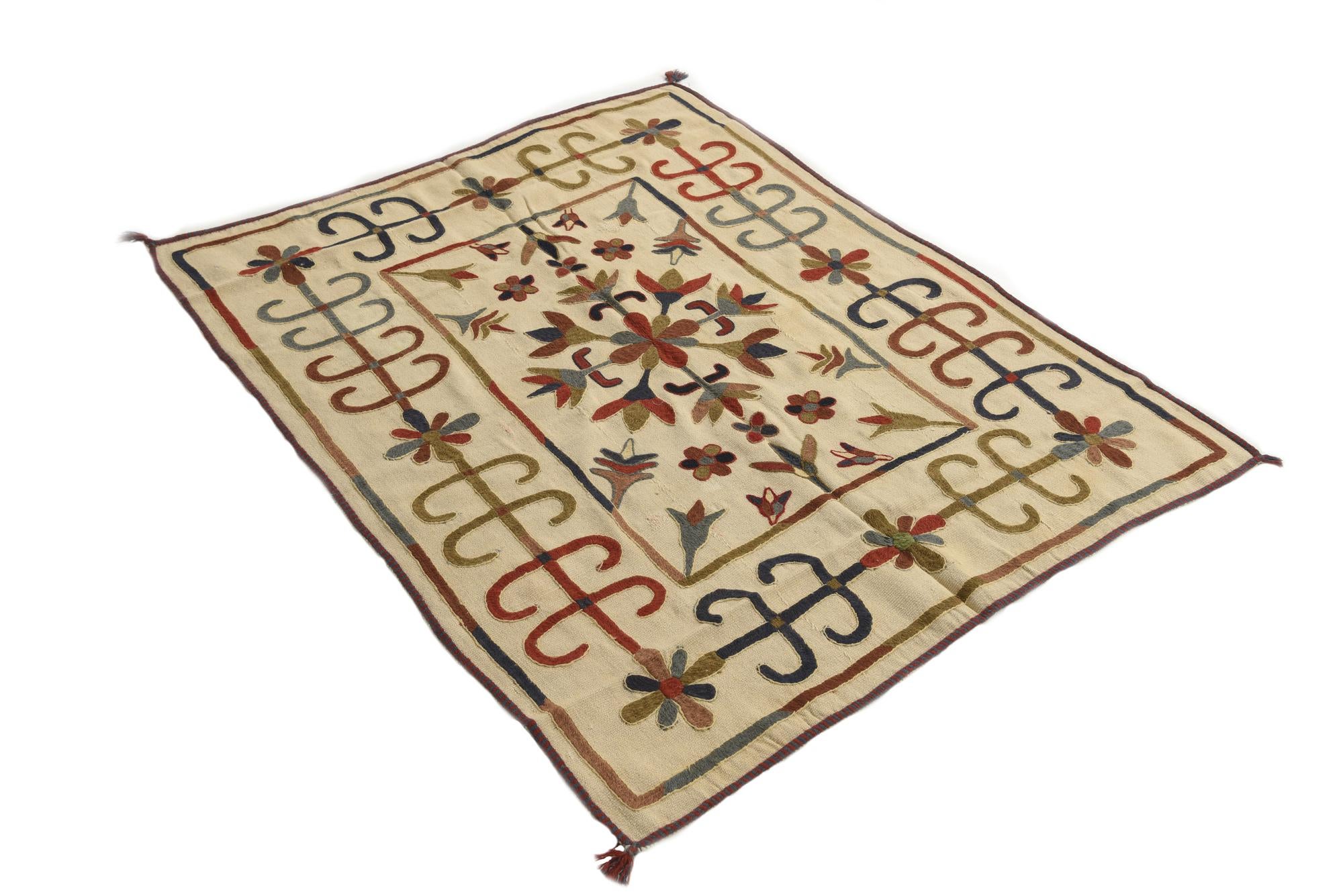 4' 4 x 5' 5 Hand Woven Kilim Suzani Wool Rug