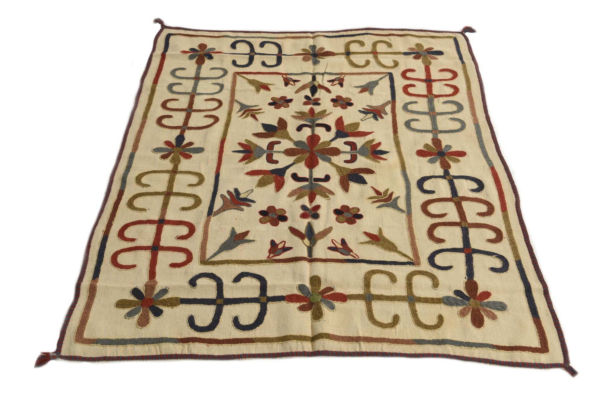 4' 4 x 5' 5 Hand Woven Kilim Suzani Wool Rug