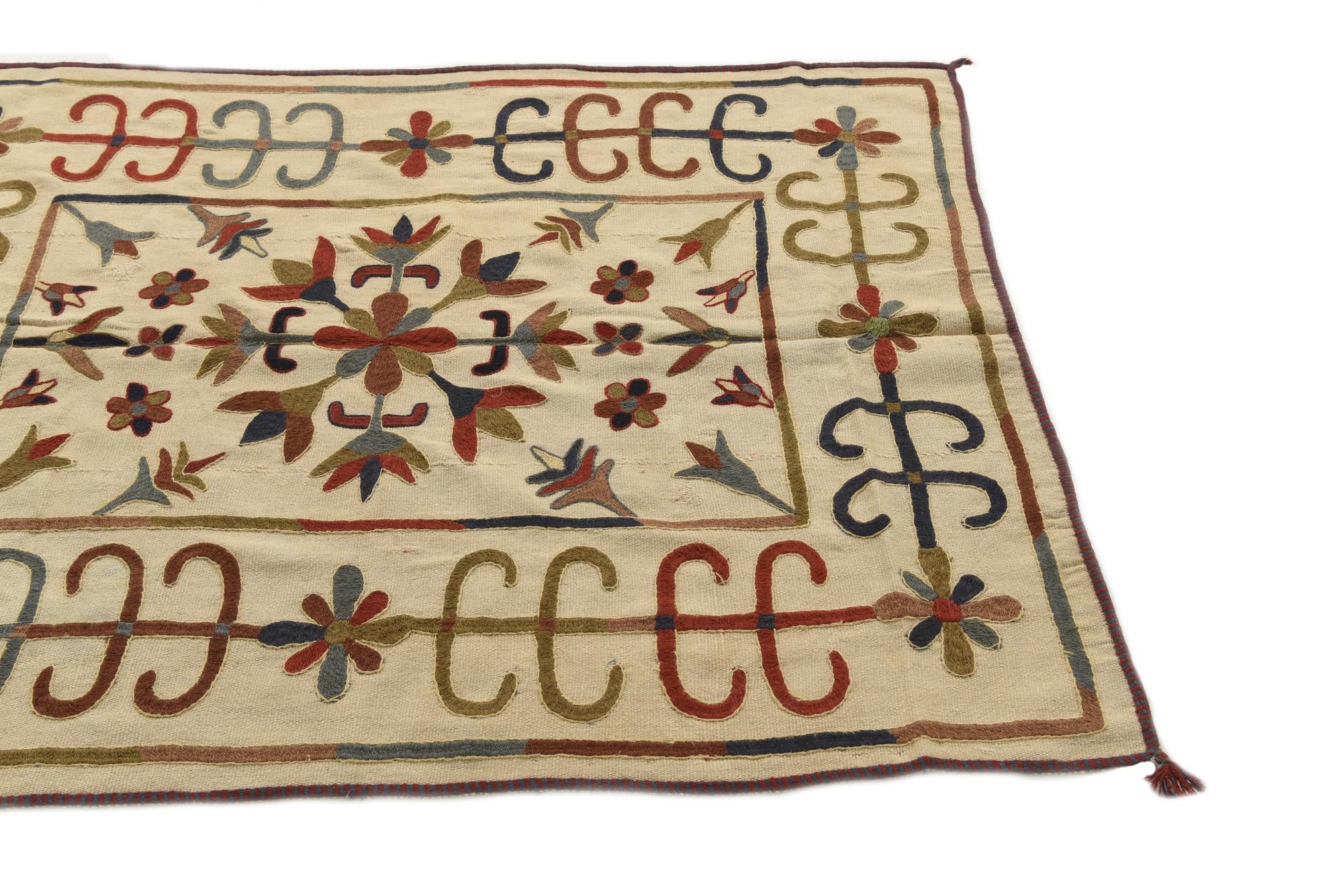 4' 4 x 5' 5 Hand Woven Kilim Suzani Wool Rug