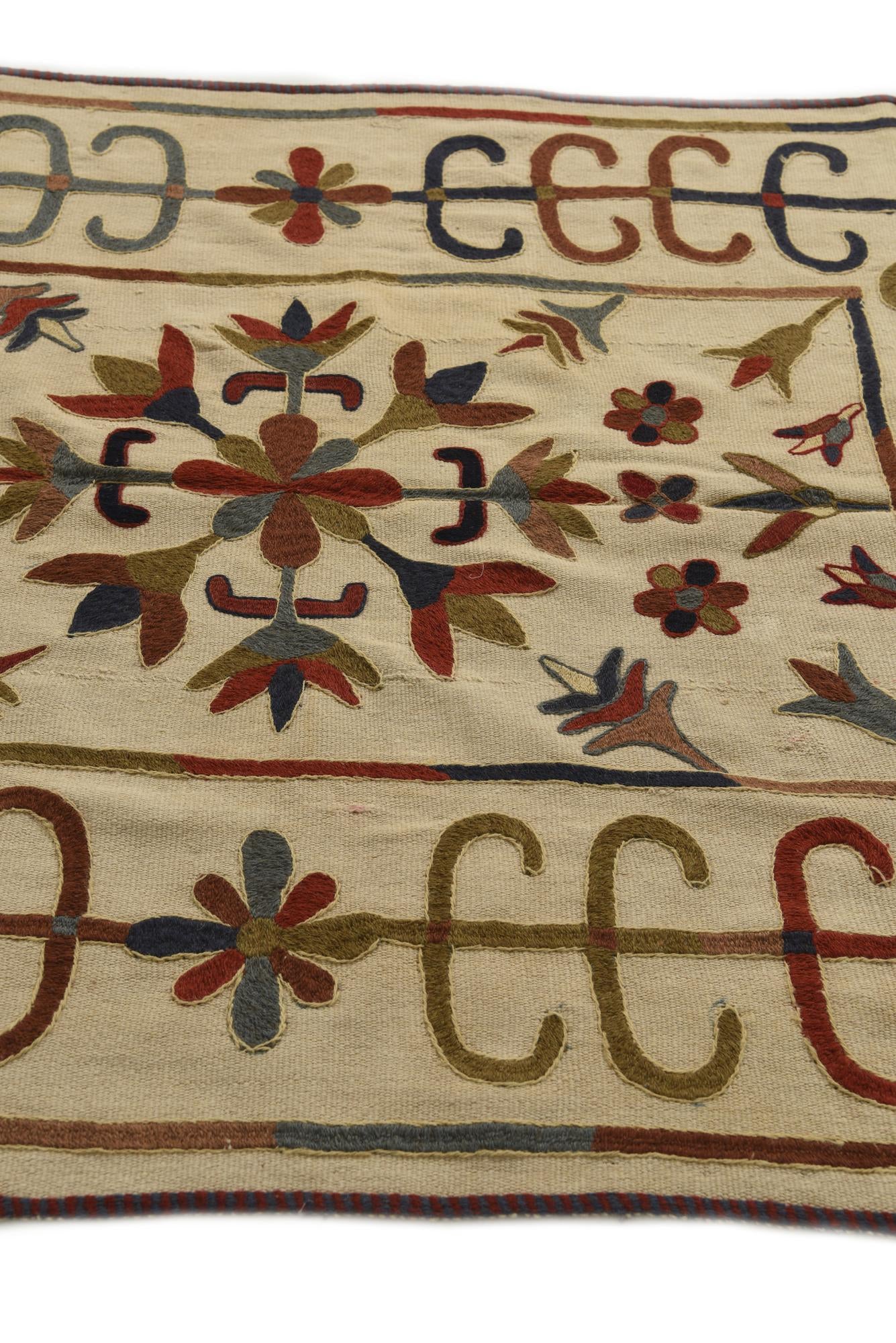 4' 4 x 5' 5 Hand Woven Kilim Suzani Wool Rug