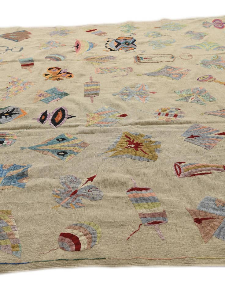 Detail image of 8' 4 x 9' 6  Hand Woven Kilim Suzani Wool Rug