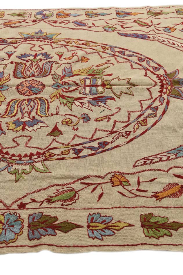 Detail image of 5' 8 x 7' 10 Hand Woven Kilim Suzani Wool Rug