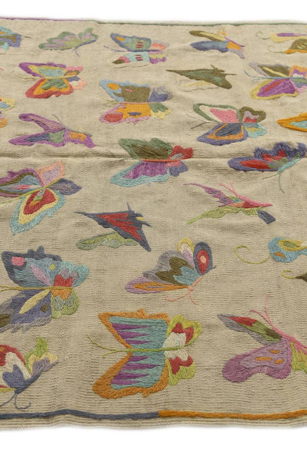 Detail image of 4' 9 x 6' 2 Hand Woven Kilim Suzani Wool Rug