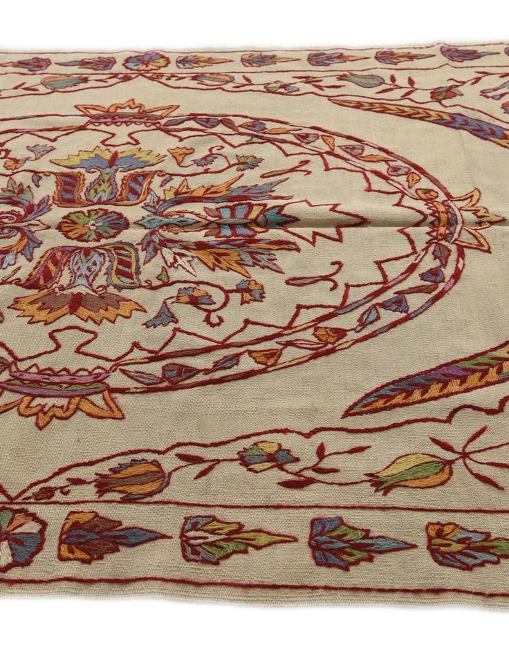 Detail image of 5' 5 x 7' 4 Hand Woven Kilim Suzani Wool Rug