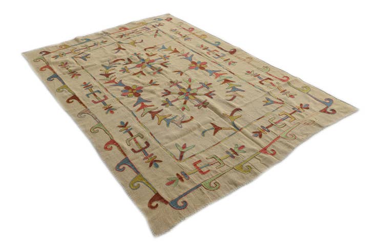 Detail image of 5' 5 x 7' 10 Hand Woven Kilim Suzani Wool Rug