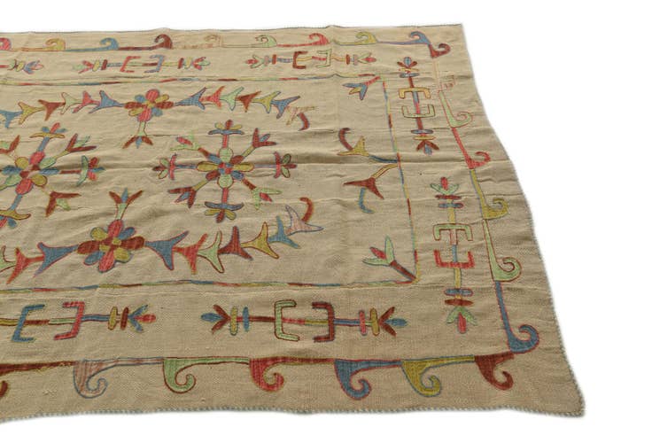 Detail image of 5' 5 x 7' 10 Hand Woven Kilim Suzani Wool Rug