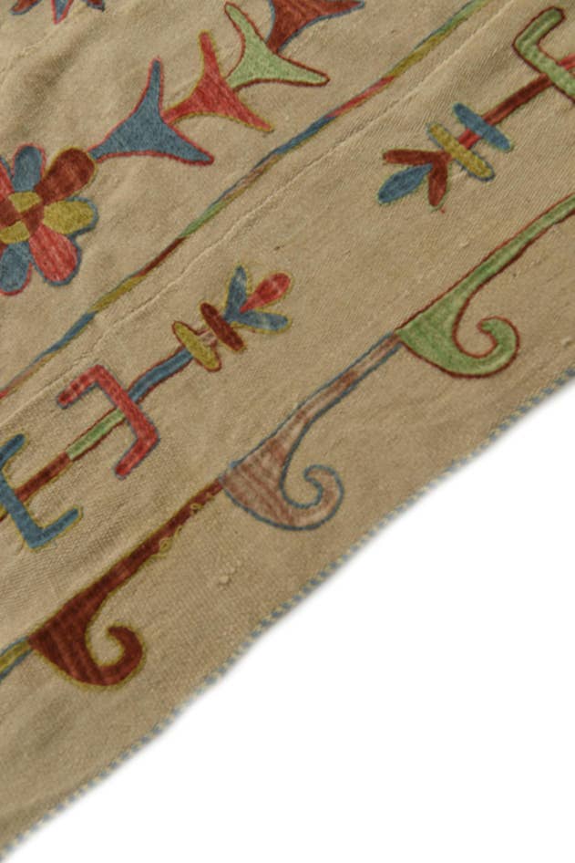 Detail image of 5' 5 x 7' 10 Hand Woven Kilim Suzani Wool Rug