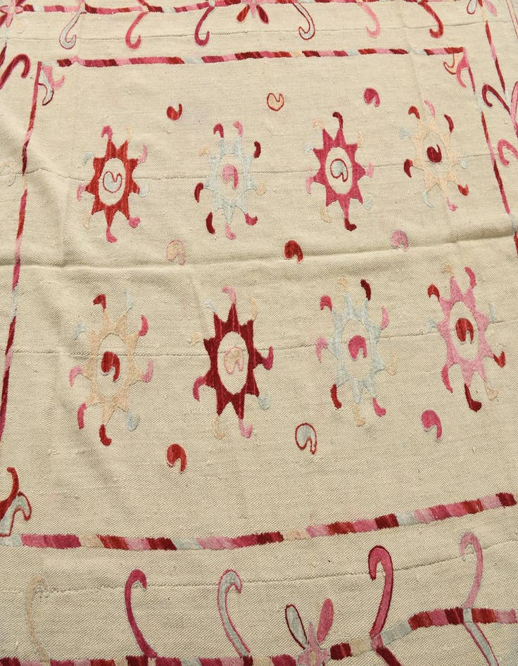 Detail image of 5' 7 x 7' 5  Hand Woven Kilim Suzani Wool Rug