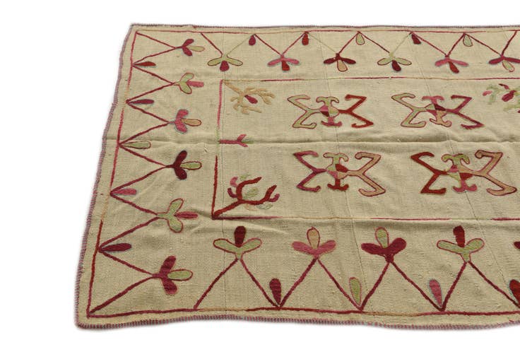 Detail image of 4' 1 x 5' 8 Hand Woven Kilim Suzani Wool Rug
