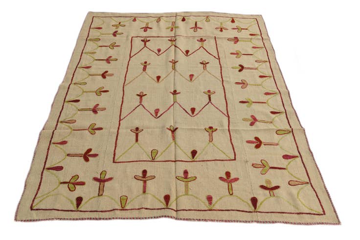 Detail image of 4' 9 x 6' 6 Hand Woven Kilim Suzani Wool Rug