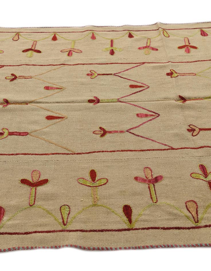 Detail image of 4' 9 x 6' 6  Hand Woven Kilim Suzani Wool Rug