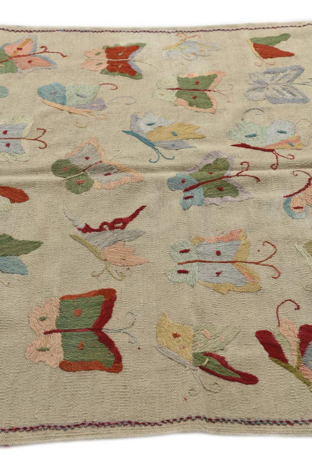 Detail image of 4' 3 x 5' 9 Hand Woven Kilim Suzani Wool Rug