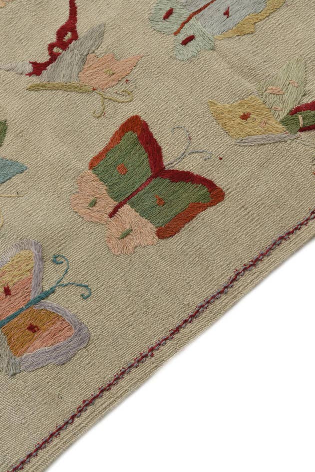 Detail image of 4' 3 x 5' 9 Hand Woven Kilim Suzani Wool Rug