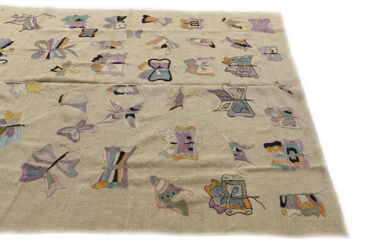 Detail image of 5' 10 x 7' 3 Hand Woven Kilim Suzani Wool Rug