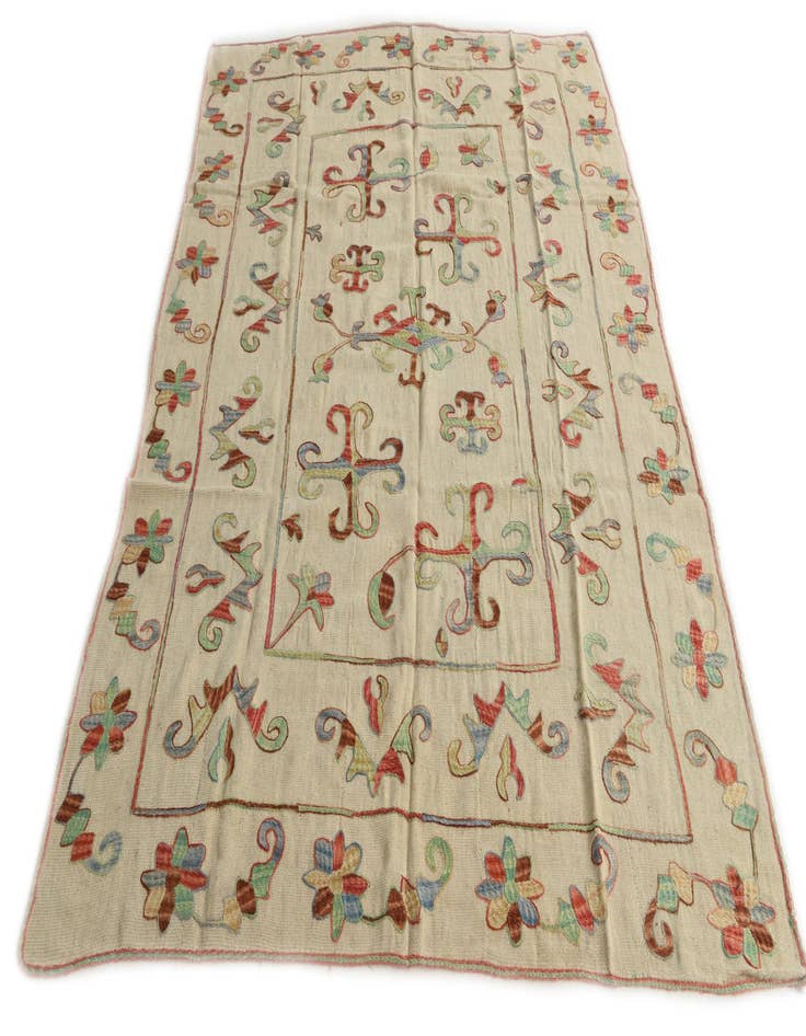 Detail image of 5' 5 x 7' 8  Hand Woven Kilim Suzani Wool Rug