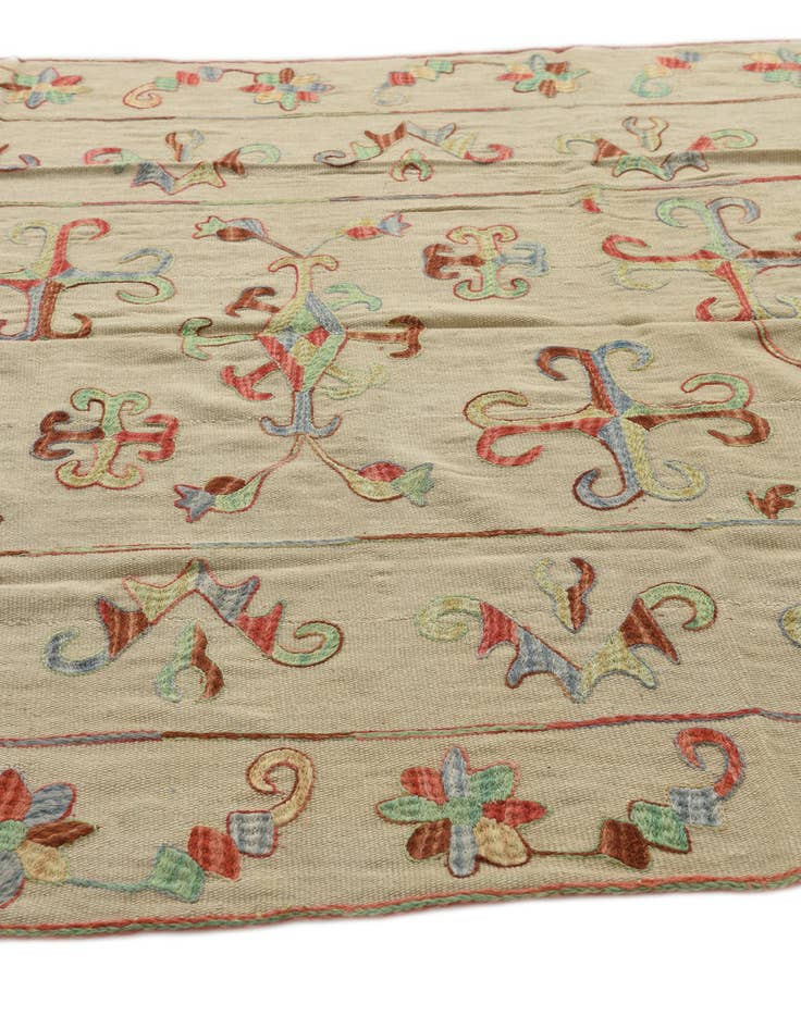 Detail image of 5' 5 x 7' 8  Hand Woven Kilim Suzani Wool Rug