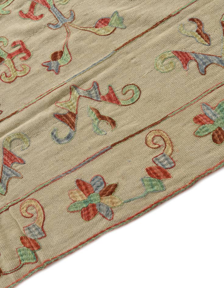 Detail image of 5' 5 x 7' 8  Hand Woven Kilim Suzani Wool Rug