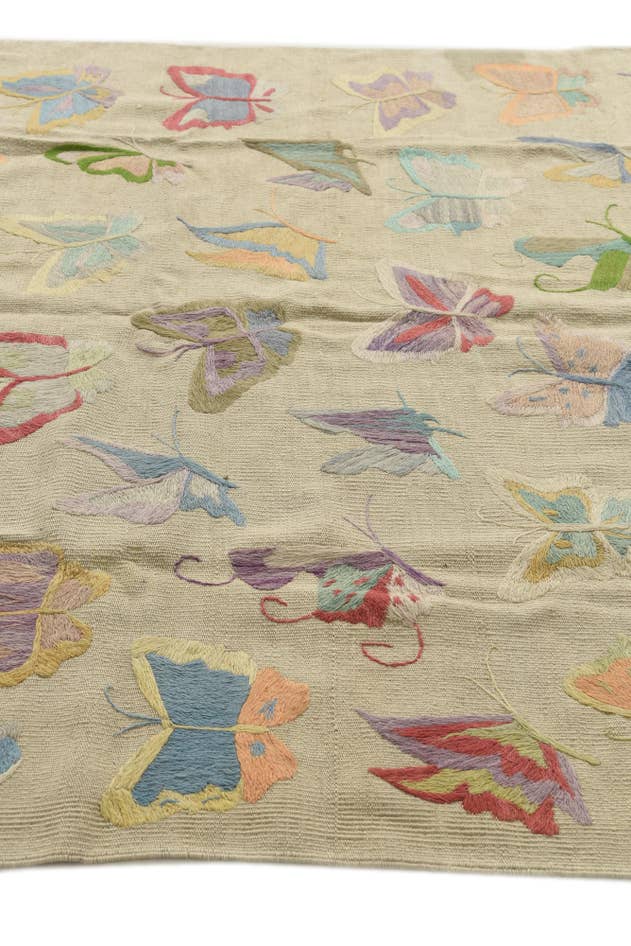 Detail image of 5' 4 x 7' 2 Hand Woven Kilim Suzani Wool Rug