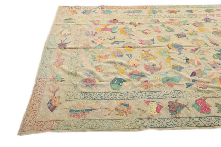Detail image of 6' 5 x 9' 1 Hand Woven Kilim Suzani Wool Rug